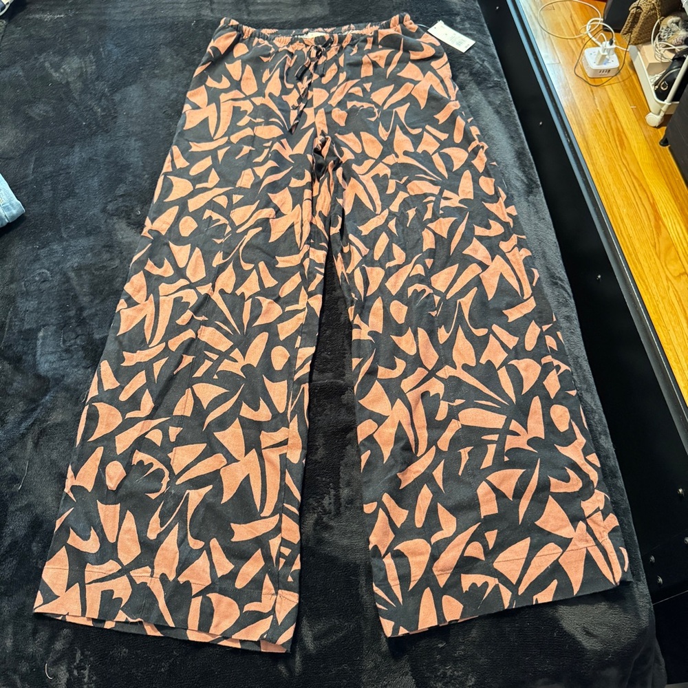Black and Orange Patterned Wide-Leg Pants